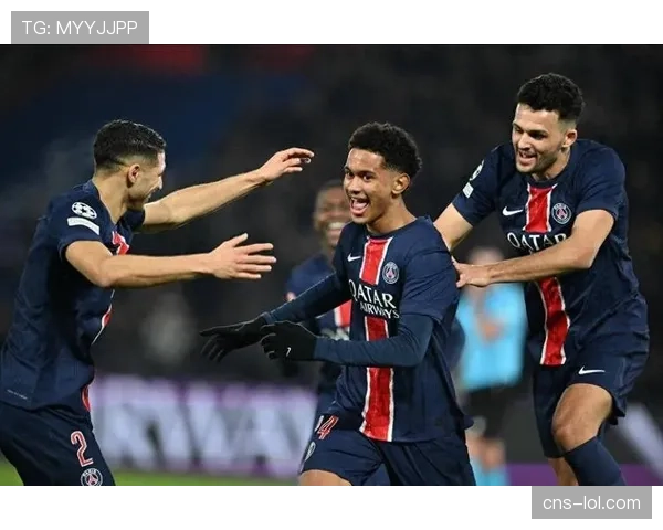 阿什拉夫梅开二度助巴黎3-0轻取布雷斯特:对未来充满期待 阿什拉夫梅开二度助巴黎3-0轻取布雷斯特:对未来充满期待